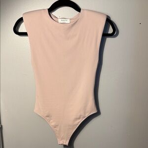 Aritzia Babaton shoulder pad bodysuit
